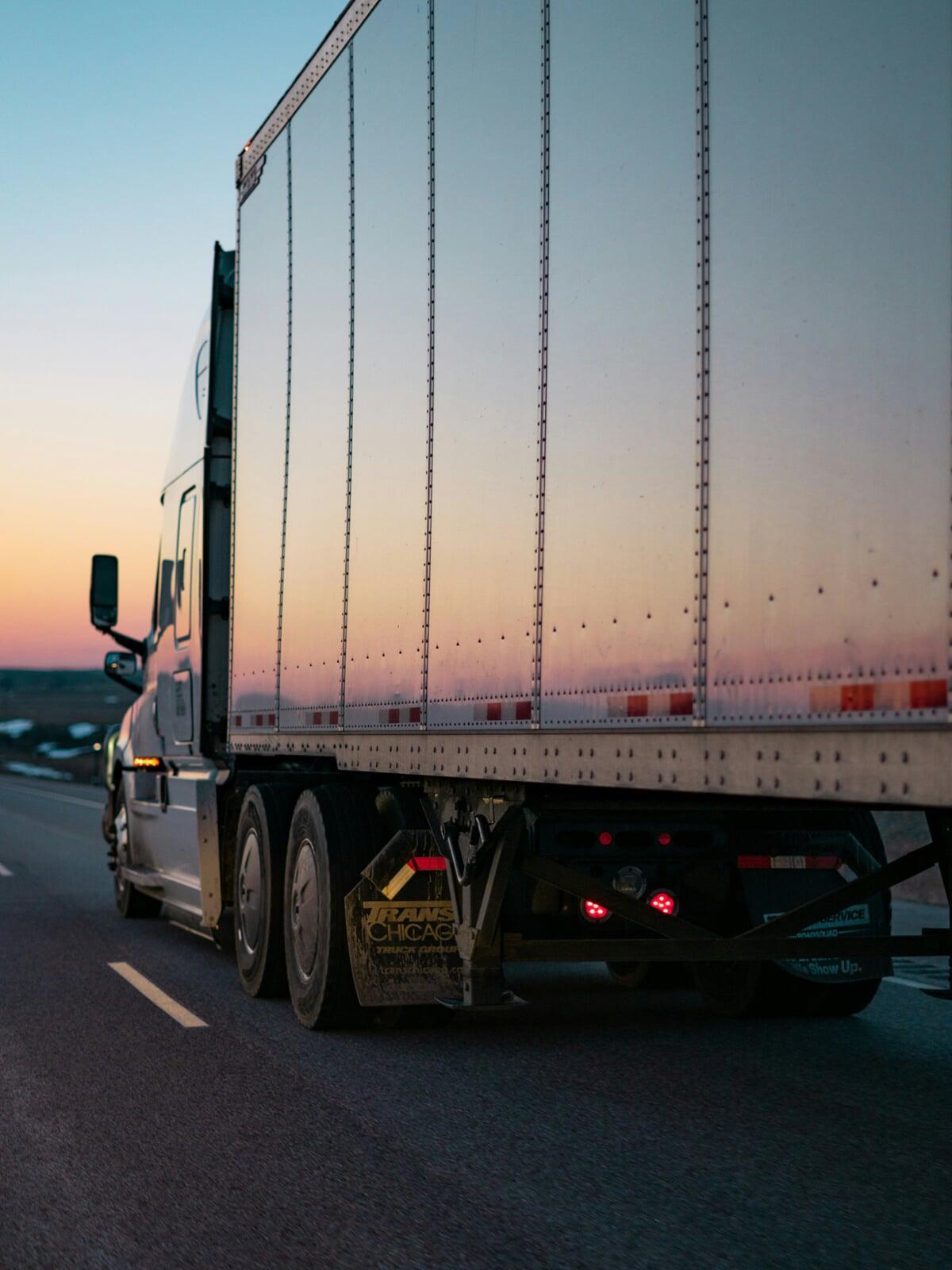 Full Truckload FTL Shipping on Vancouver Island, British Columbia, Canada